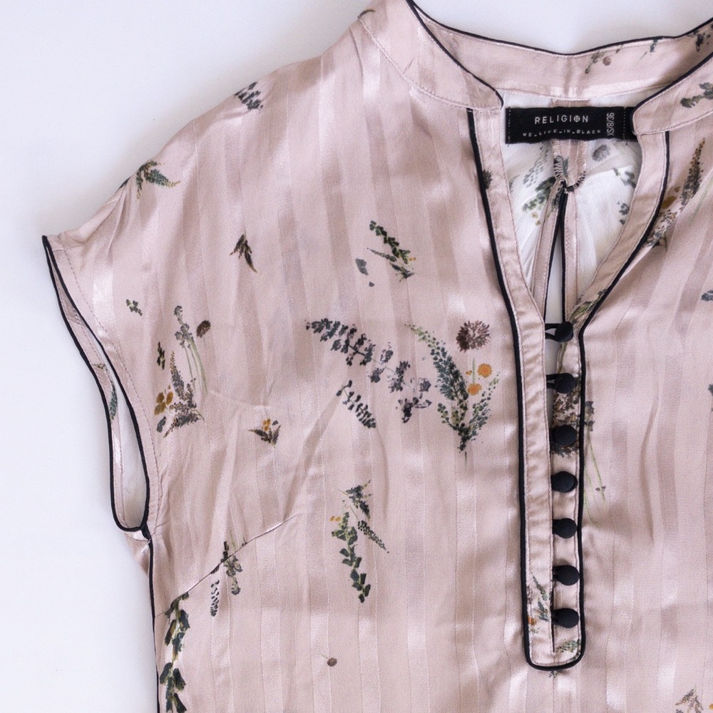 Religion We Live In Dusty Pink Floral Striped Bow Back Hi Low Top, NWOT, XS